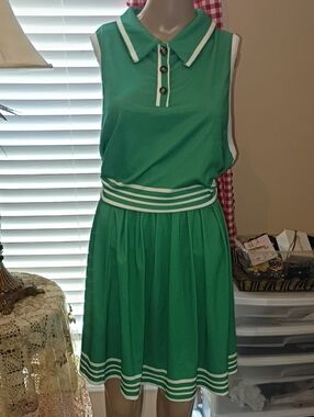 SHEIN Green Sleeveless Polo Dress with White Trim